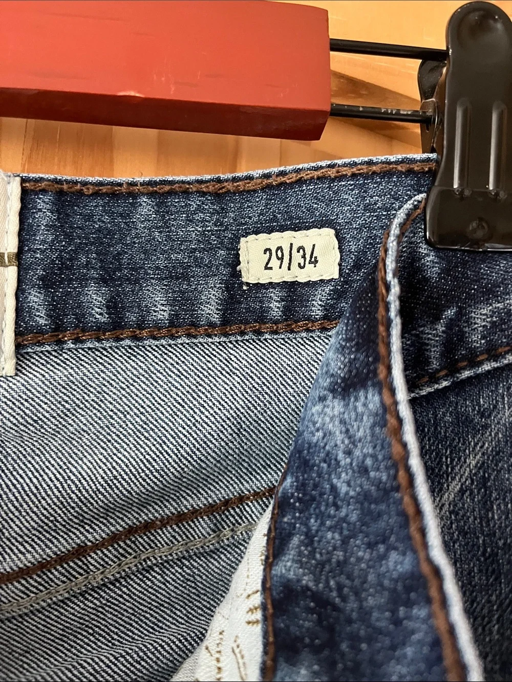 Ariat Men's Straight Leg Faded Blue Denim Jeans 29x34 - Picture 3 of 4